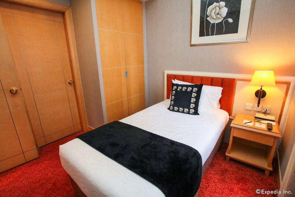 Khách sạn Express & Novena, An Ihg